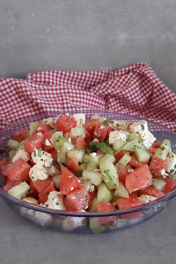 Der einfachste und beste Melonen-Feta-Salat der Welt ...