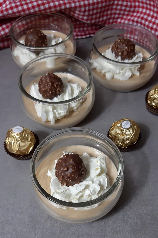 Baileys Creme Dessert zu Weihnachten mit Rocher | Honey-loveandlike.de ...