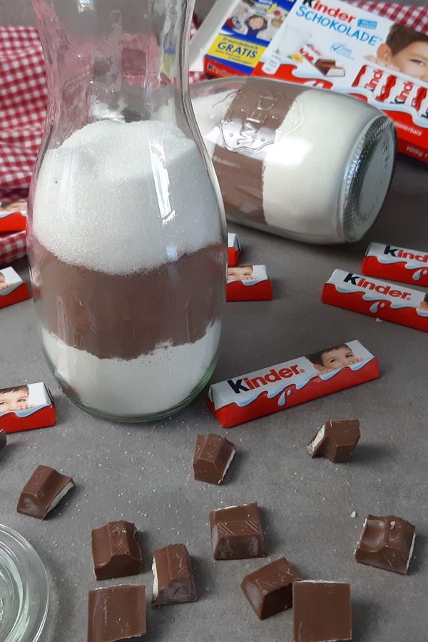 Kinder Schokolade Backmischung im Glas als Geschenk aus