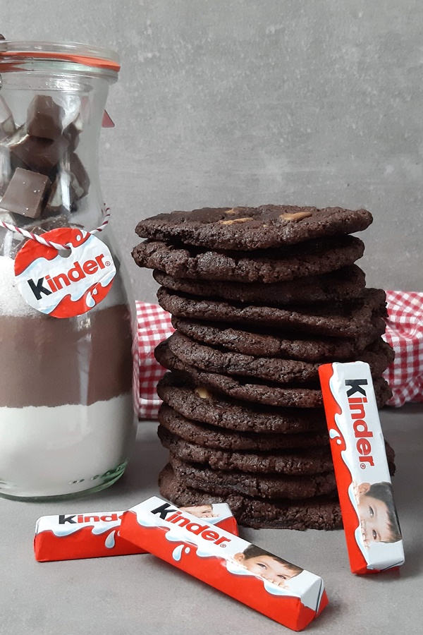 Kinder Schokolade Backmischung im Glas als Geschenk aus